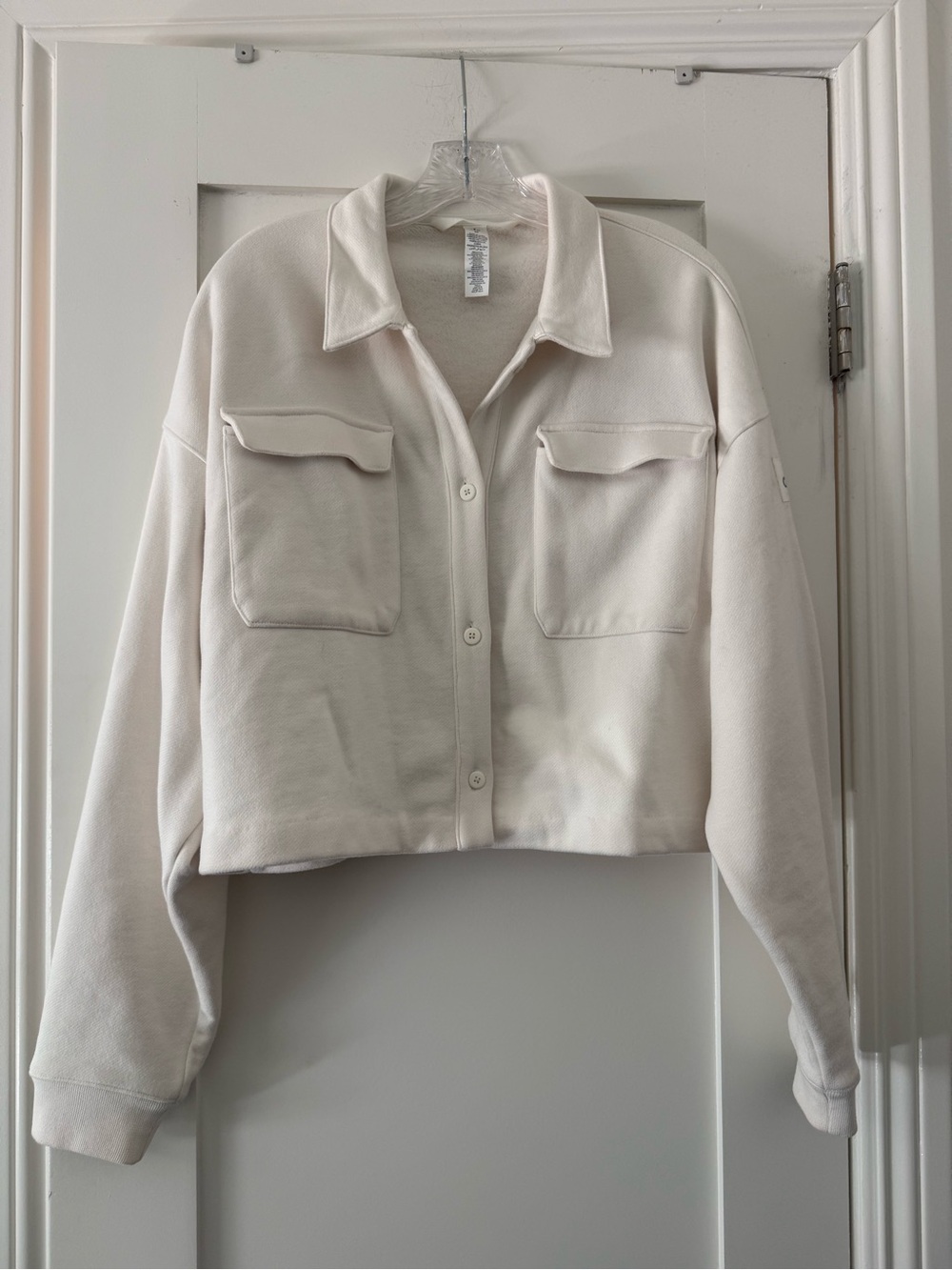 ALO Yoga Cropped Cream Utility Jacket with Chest Pockets